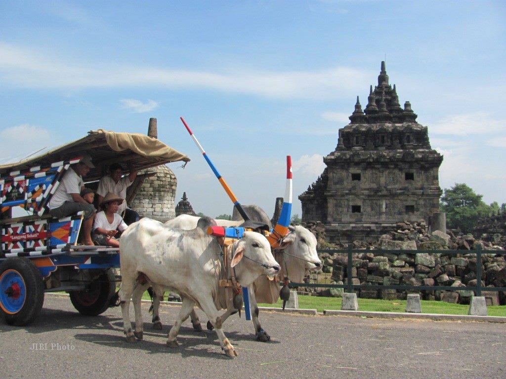 Rental Mobil untuk Jogja Tour