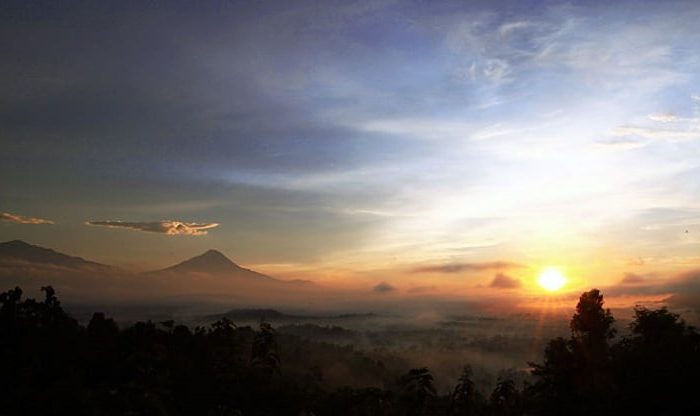 Sunrise di Candi Borobudur di Punthuk Situmbu