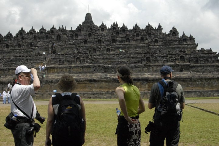 Sehari ke Borobudur Tour dengan Sewa Mobil dan Sopir