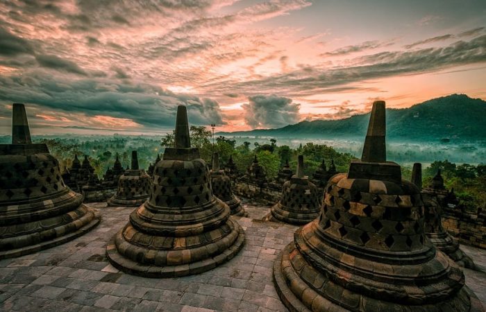 sunrise candi borobudur - 5 Tempat Terbaik Berburu Sunrise di Yogyakarta