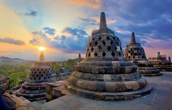 Fullday Transit di Airport Yogyakarta Tour ke BorobudurFullday Transit di Airport Yogyakarta Tour ke Borobudur